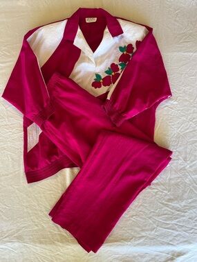 Regal‎ Women's 2 Piece Magenta Floral Outfit Set Pants Top Embroidered
